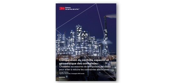 La couverture d&rsquo;une brochure montrant un paysage urbain la nuit. 
