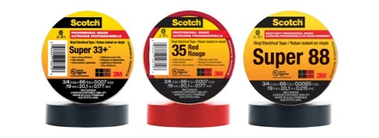 Trois rouleaux de Ruban isolant en vinyle de qualité professionnelle Scotch® avec leur emballage sur chaque rouleau.
