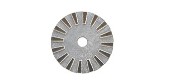 Grande brosse circulaire grise pour planchers commerciaux.
