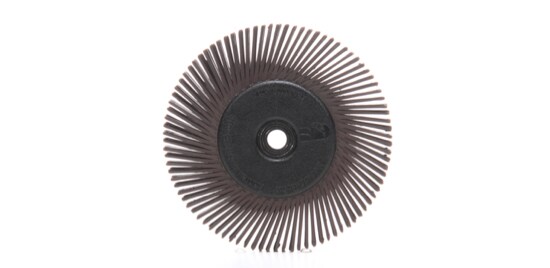 Une meule pour la préparation des surfaces.
